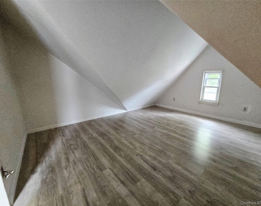 190 Bryant Avenue - Photo Thumbnail 8