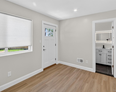 64 Manor Place - Photo Thumbnail 14