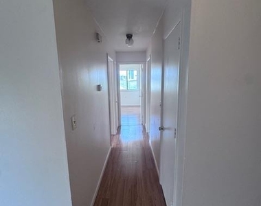 205 Concord Lane - Photo Thumbnail 9