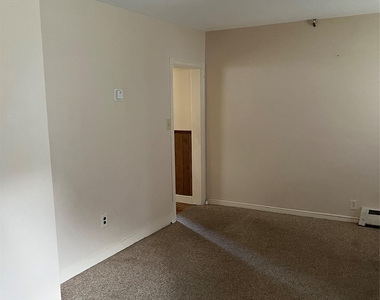89 N Montgomery Street - Photo Thumbnail 14