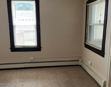 89 N Montgomery Street - Photo Thumbnail 11