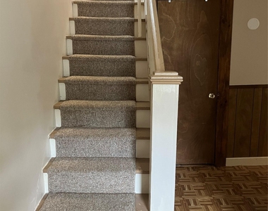 89 N Montgomery Street - Photo Thumbnail 15