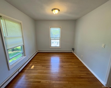 130 Mahopac Avenue - Photo Thumbnail 4