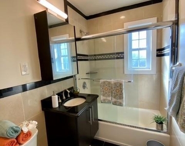 303 Robinson Avenue - Photo Thumbnail 5