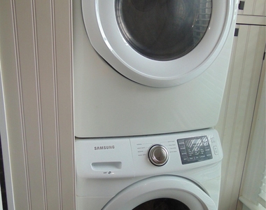 205 Union Street - Photo Thumbnail 6