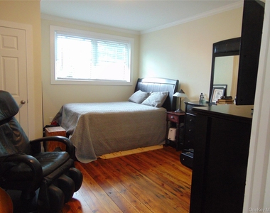 205 Union Street - Photo Thumbnail 7