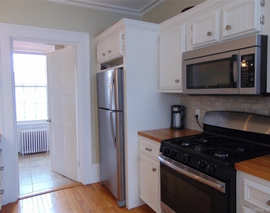 205 Union Street - Photo Thumbnail 4