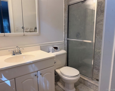60 Oaktree Lane - Photo Thumbnail 11