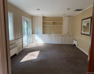 60 Oaktree Lane - Photo Thumbnail 6