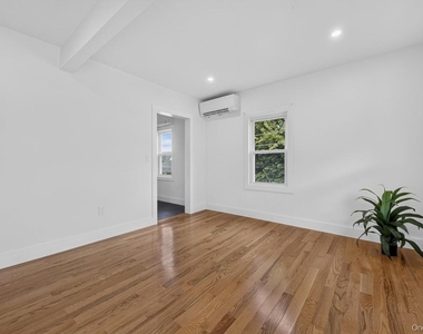 21 Judson Street - Photo Thumbnail 8
