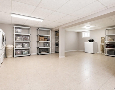 442 Langley Avenue - Photo Thumbnail 10