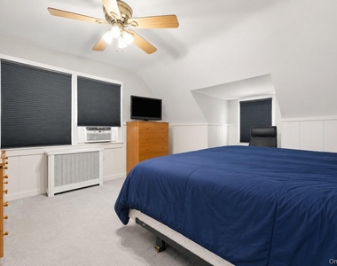 442 Langley Avenue - Photo Thumbnail 5