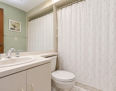 442 Langley Avenue - Photo Thumbnail 9