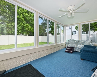 442 Langley Avenue - Photo Thumbnail 11