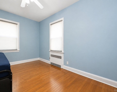 442 Langley Avenue - Photo Thumbnail 8