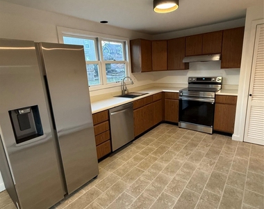 55 Hillside Avenue - Photo Thumbnail 5