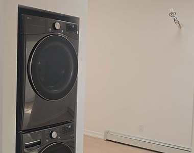 1110 Cypress Avenue - Photo Thumbnail 4