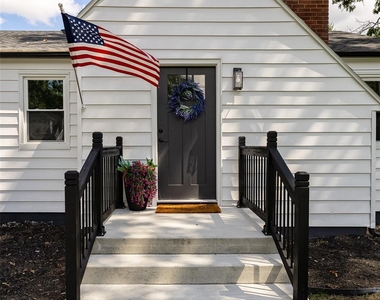 34 Lakeview Avenue - Photo Thumbnail 3