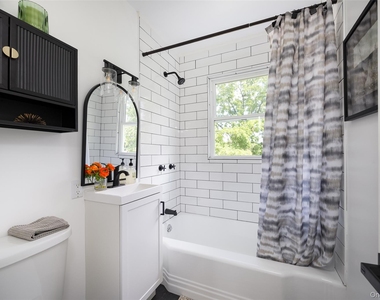 34 Lakeview Avenue - Photo Thumbnail 13