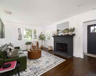 34 Lakeview Avenue - Photo Thumbnail 4