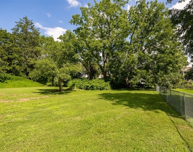 34 Lakeview Avenue - Photo Thumbnail 22