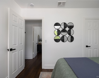 34 Lakeview Avenue - Photo Thumbnail 17