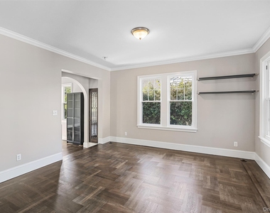 288 Crestwood Avenue - Photo Thumbnail 7