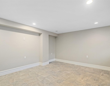 288 Crestwood Avenue - Photo Thumbnail 22
