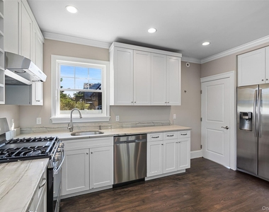 288 Crestwood Avenue - Photo Thumbnail 9