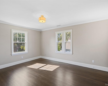288 Crestwood Avenue - Photo Thumbnail 15