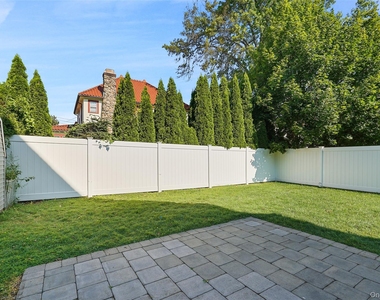 288 Crestwood Avenue - Photo Thumbnail 10