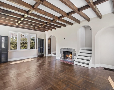 288 Crestwood Avenue - Photo Thumbnail 4
