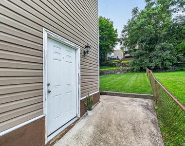 29 Fort Putnam Street - Photo Thumbnail 8