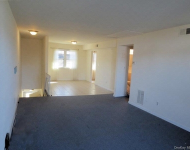 106 Mariners Way - Photo Thumbnail 7