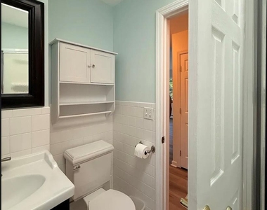22 William Penn Drive - Photo Thumbnail 9