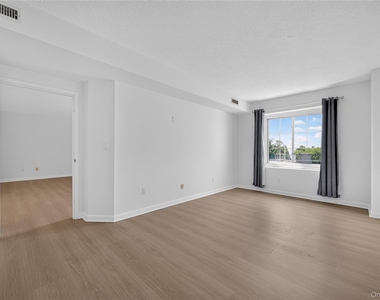 242 Maple Avenue - Photo Thumbnail 14