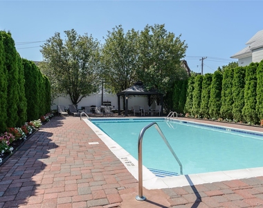 242 Maple Avenue - Photo Thumbnail 22
