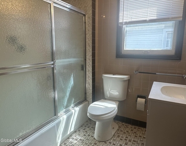 1617 Campbell Avenue - Photo Thumbnail 3