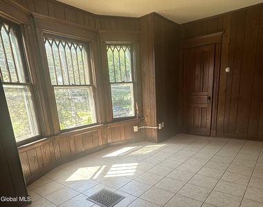 1617 Campbell Avenue - Photo Thumbnail 2