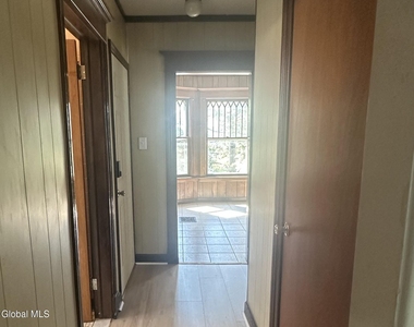 1617 Campbell Avenue - Photo Thumbnail 6
