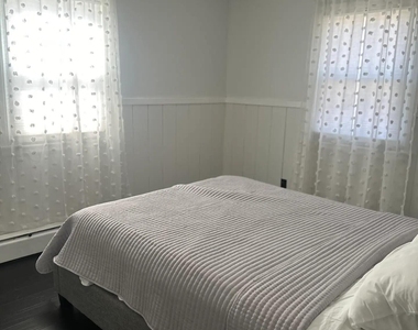 81 Monroe Street - Photo Thumbnail 9