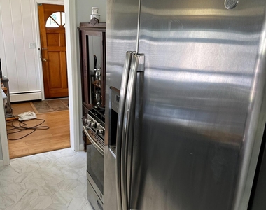 81 Monroe Street - Photo Thumbnail 5