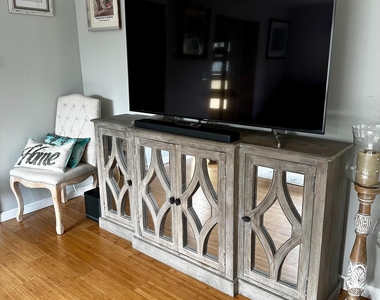 81 Monroe Street - Photo Thumbnail 3