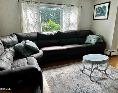 81 Monroe Street - Photo Thumbnail 2