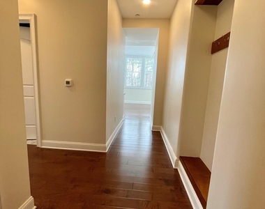 233 Lake Avenue - Photo Thumbnail 17