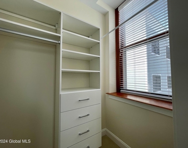 233 Lake Avenue - Photo Thumbnail 8