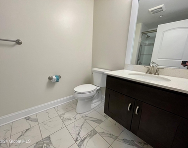 233 Lake Avenue - Photo Thumbnail 14
