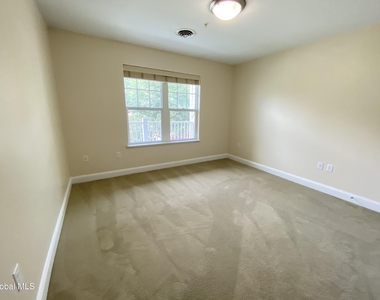 74 Weibel Avenue - Photo Thumbnail 8