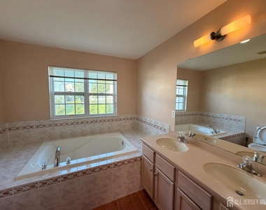 87 Timber Hill Drive - Photo Thumbnail 14