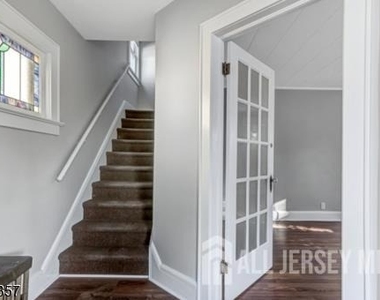 158 Stout Avenue - Photo Thumbnail 17